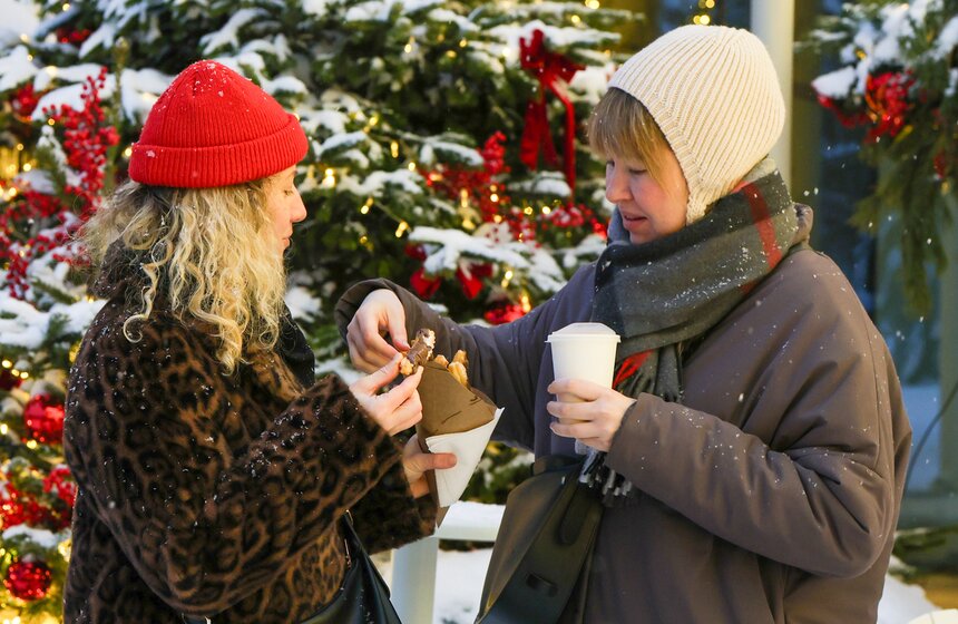 Активная программа последних праздничных выходных завершилась на Пушкинской набережной 24 фото