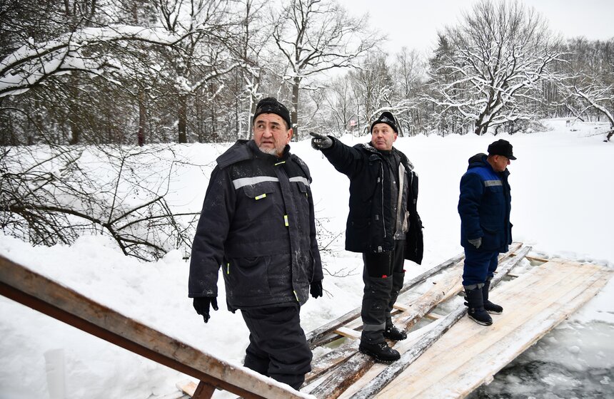 В Москве оборудовали купели к Крещению 6 фото