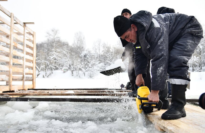 В Москве оборудовали купели к Крещению 18 фото