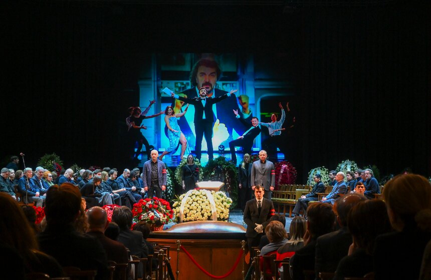 Прощание с актером Игорем Золотовицким состоялось в театре МХТ имени Чехова 5 фото