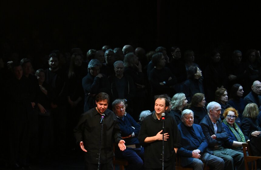 Прощание с актером Игорем Золотовицким состоялось в театре МХТ имени Чехова 27 фото