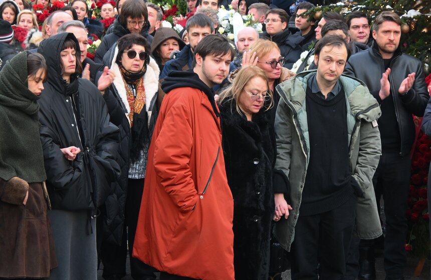 Прощание с актером Игорем Золотовицким состоялось в театре МХТ имени Чехова 35 фото