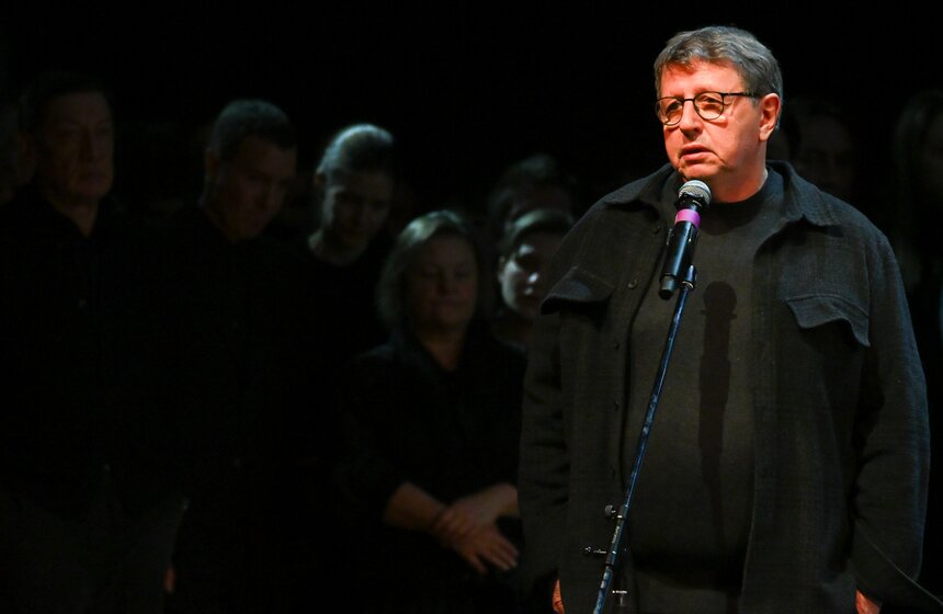 Прощание с актером Игорем Золотовицким состоялось в театре МХТ имени Чехова 23 фото