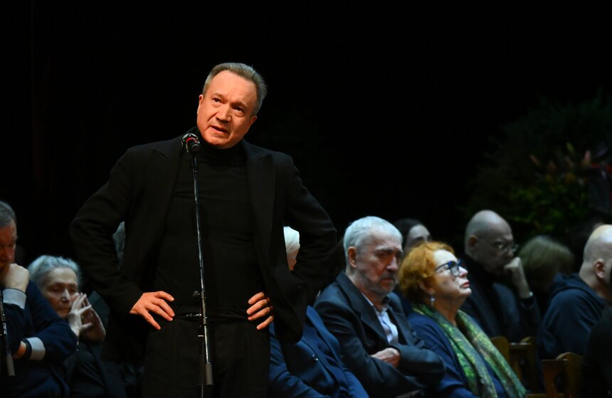 Прощание с актером Игорем Золотовицким состоялось в театре МХТ имени Чехова 14 фото