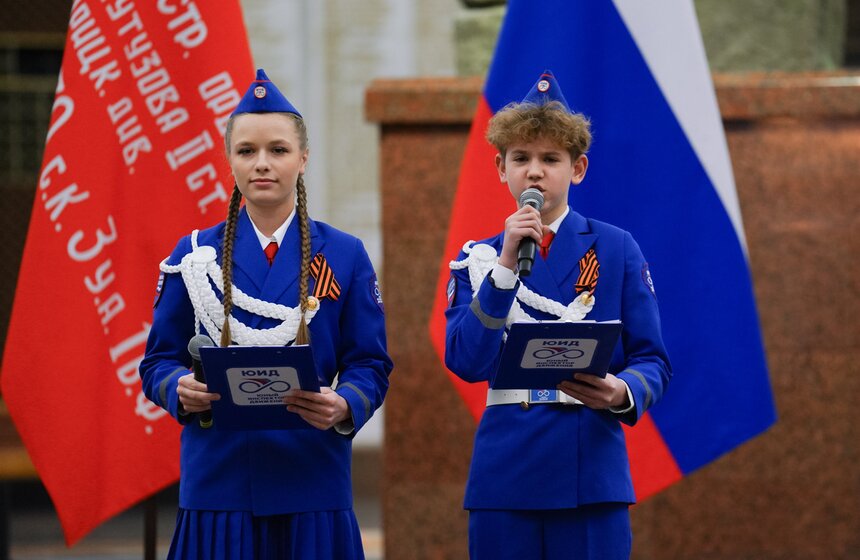 Выставка "Дорога жизни" о подвиге военных шоферов открылась в Музее Победы 8 фото