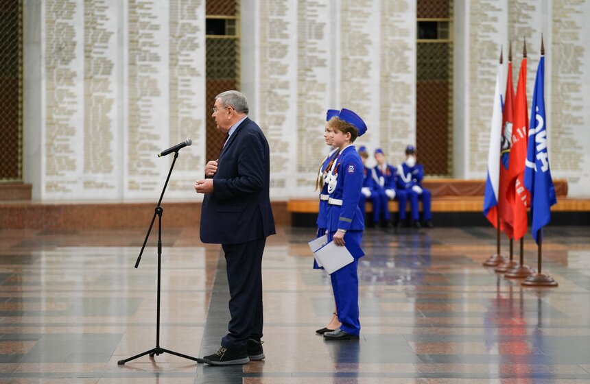 Выставка "Дорога жизни" о подвиге военных шоферов открылась в Музее Победы 15 фото