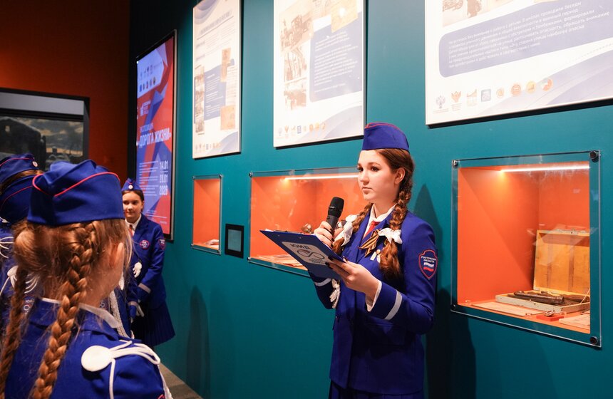 Выставка "Дорога жизни" о подвиге военных шоферов открылась в Музее Победы 22 фото