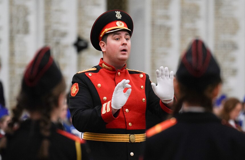 Выставка "Дорога жизни" о подвиге военных шоферов открылась в Музее Победы 6 фото