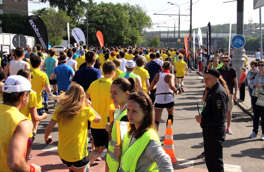 В столице провели "Московский полумарафон" 13 фото