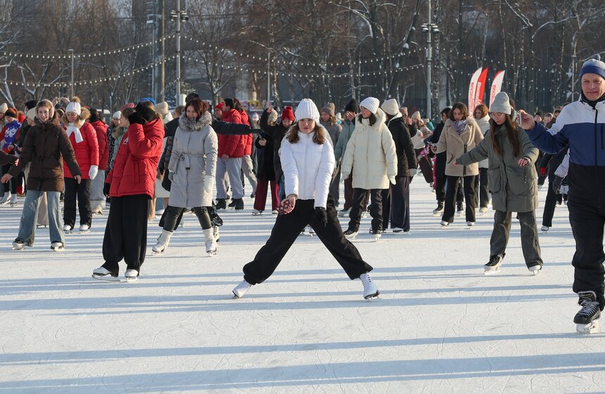 Фигуристка Анна Щербакова провела мастер-класс в "Лужниках" 17 фото