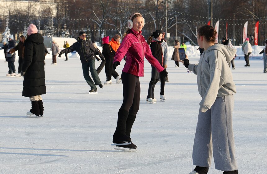 Фигуристка Анна Щербакова провела мастер-класс в "Лужниках" 22 фото