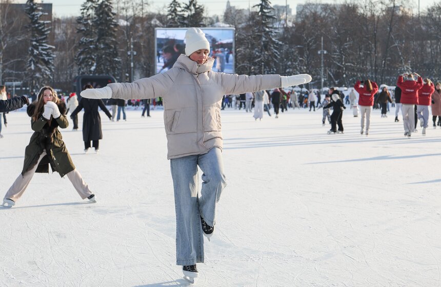 Фигуристка Анна Щербакова провела мастер-класс в "Лужниках" 15 фото