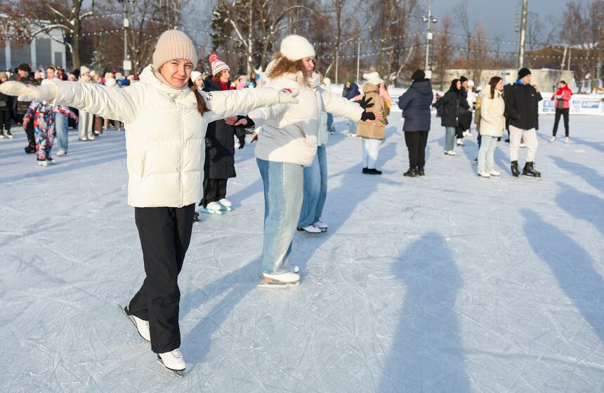 Фигуристка Анна Щербакова провела мастер-класс в "Лужниках" 12 фото