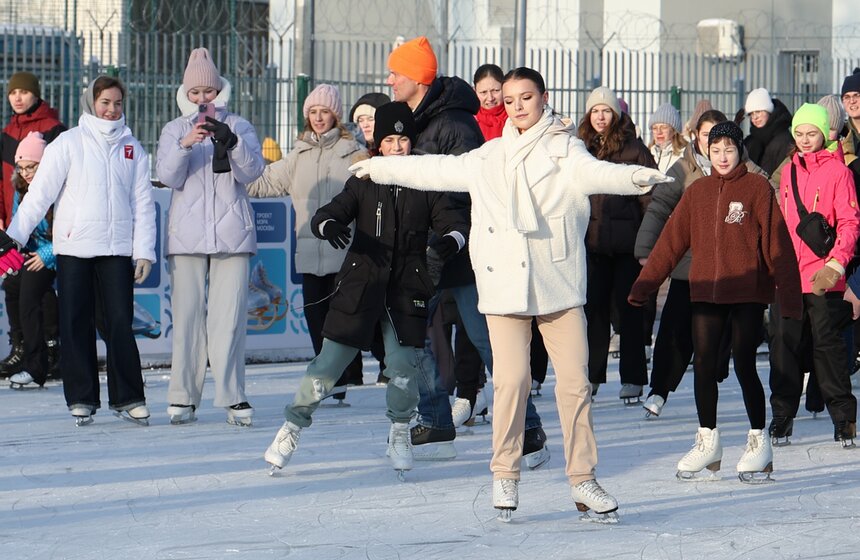 Фигуристка Анна Щербакова провела мастер-класс в "Лужниках" 20 фото