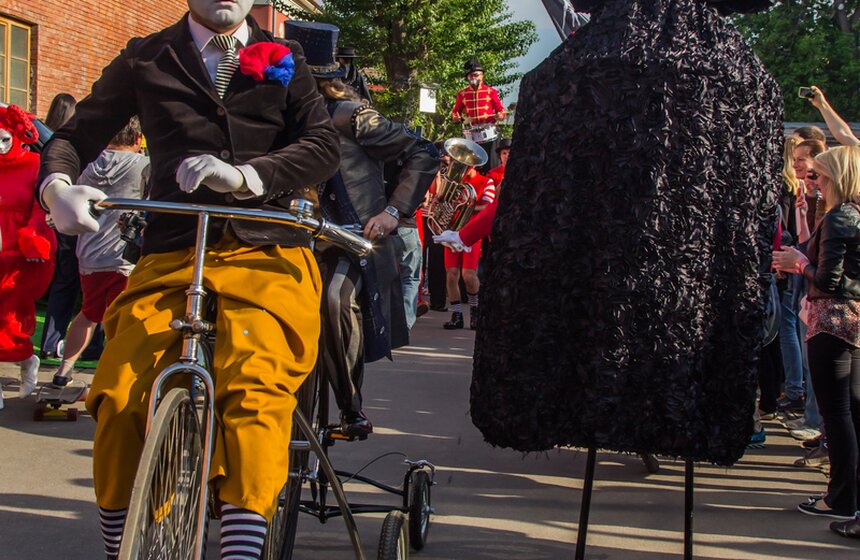 Ночной театральный карнавал прошел в ЦСИ "Винзавод" 9 фото