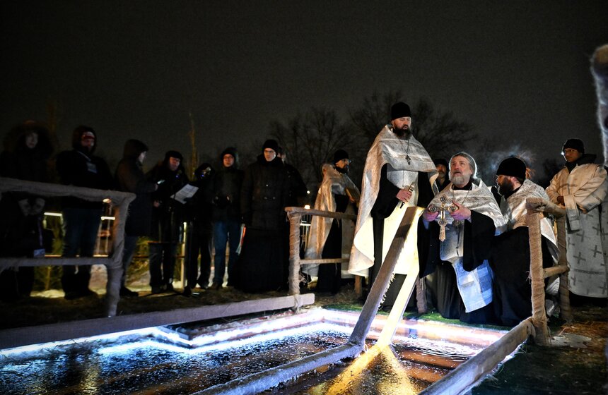 Крещенские купания прошли в Москве 2 фото