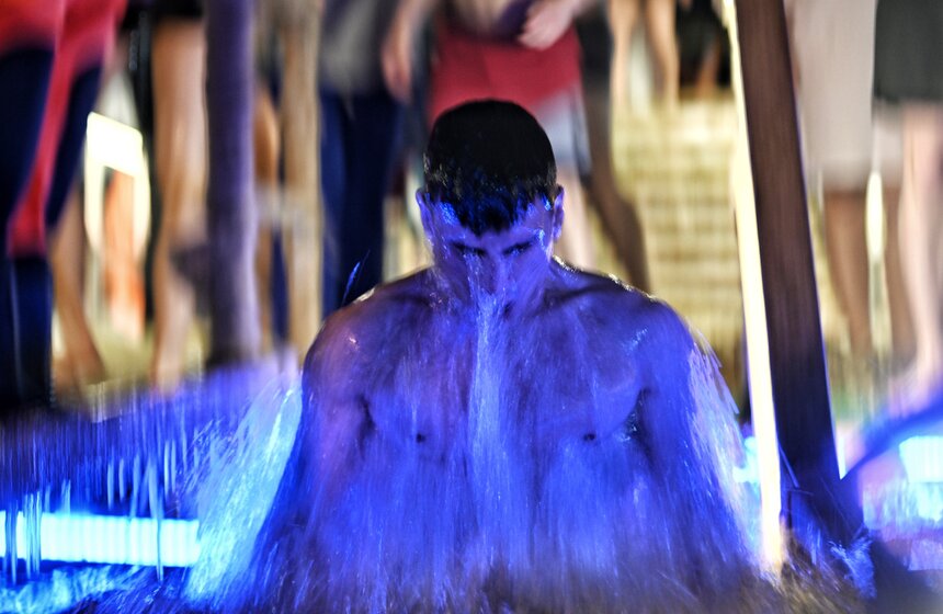 Крещенские купания прошли в Москве 19 фото