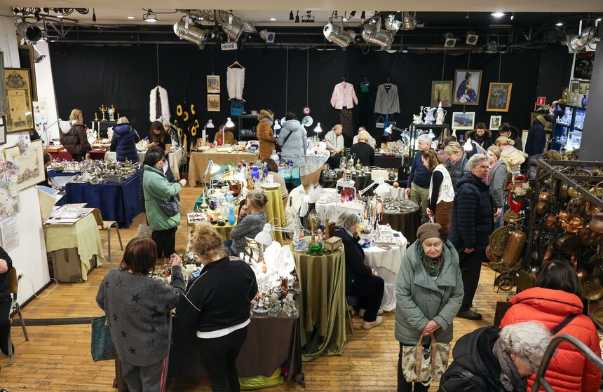 82-й Антикварный маркет "Блошинка" состоялся в Москве 13 фото