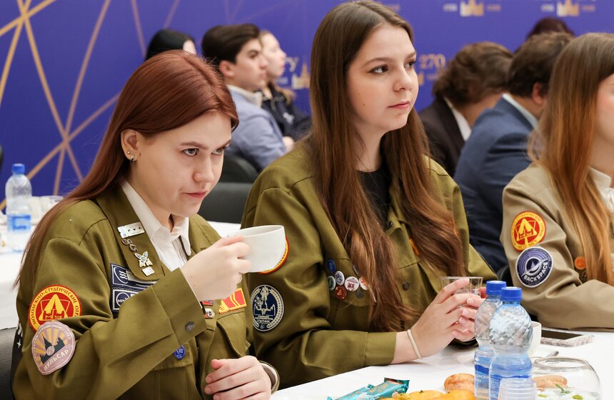 В МГУ состоялась церемония розлива медовухи в честь Дня студента 7 фото