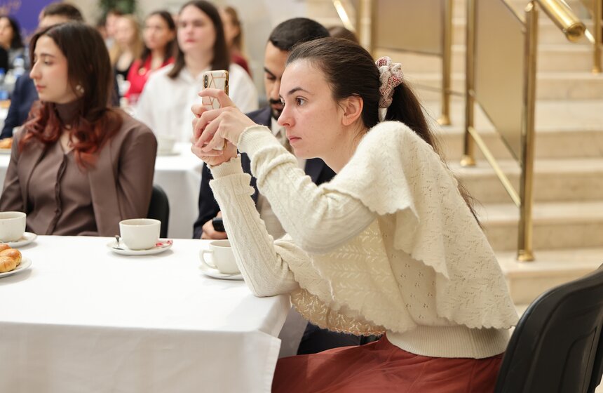 В МГУ состоялась церемония розлива медовухи в честь Дня студента 10 фото