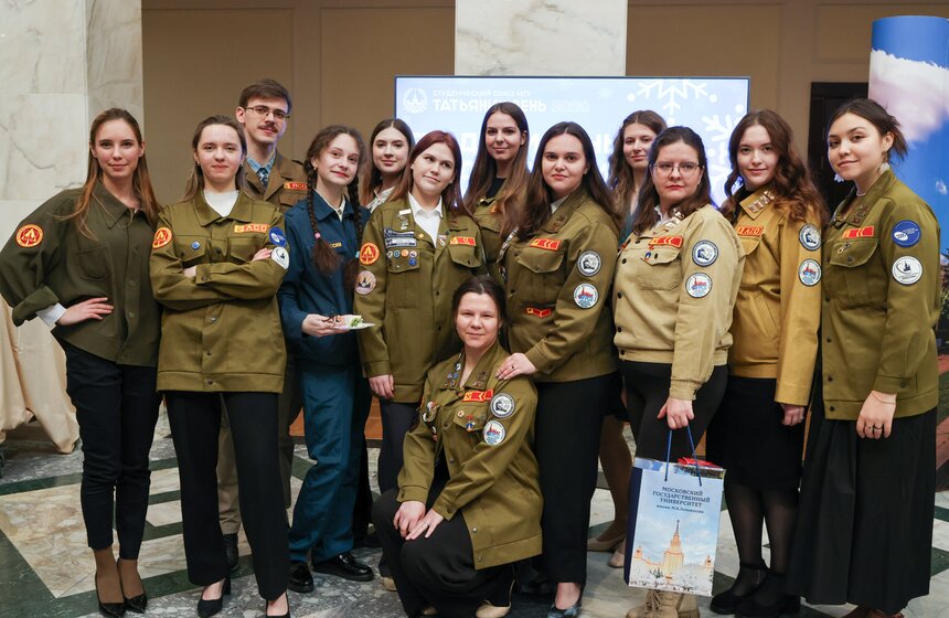 В МГУ состоялась церемония розлива медовухи в честь Дня студента 14 фото