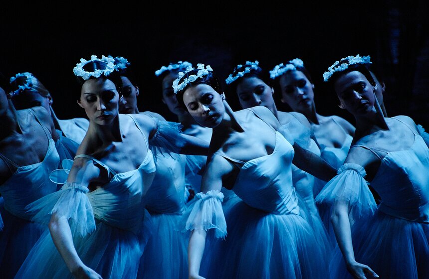 В парке Горького впервые представили балет "Жизель" 25 фото
