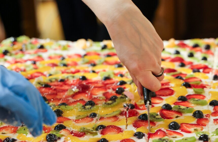 В МГУ состоялась церемония розлива медовухи в честь Дня студента 4 фото