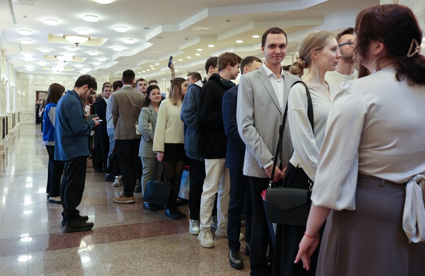 В МГУ состоялась церемония розлива медовухи в честь Дня студента 2 фото