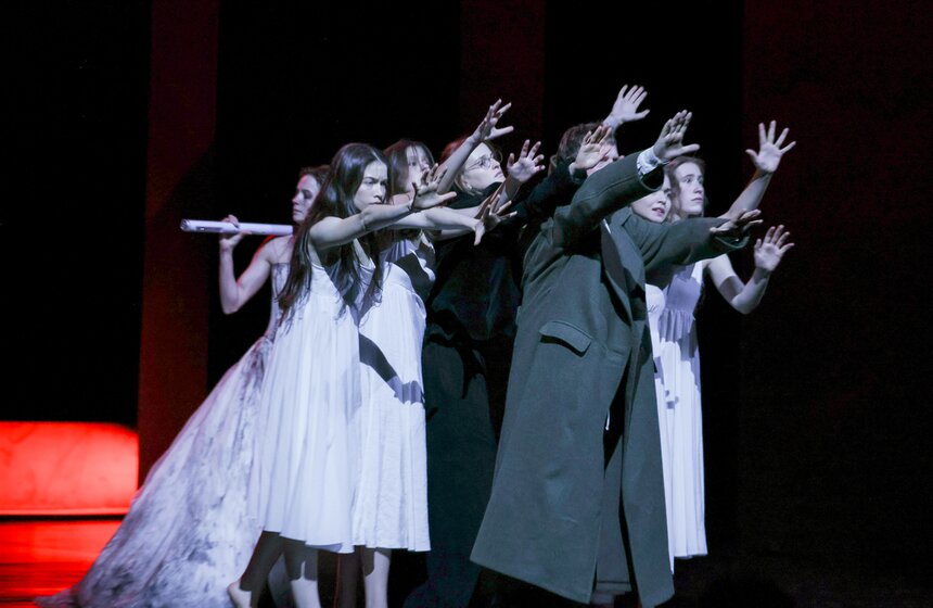 Премьера спектакля "Капитанская дочка" состоялась в Театре имени Пушкина в Москве 18 фото