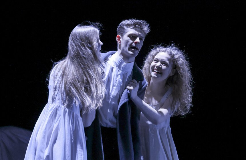 Премьера спектакля "Капитанская дочка" состоялась в Театре имени Пушкина в Москве 21 фото