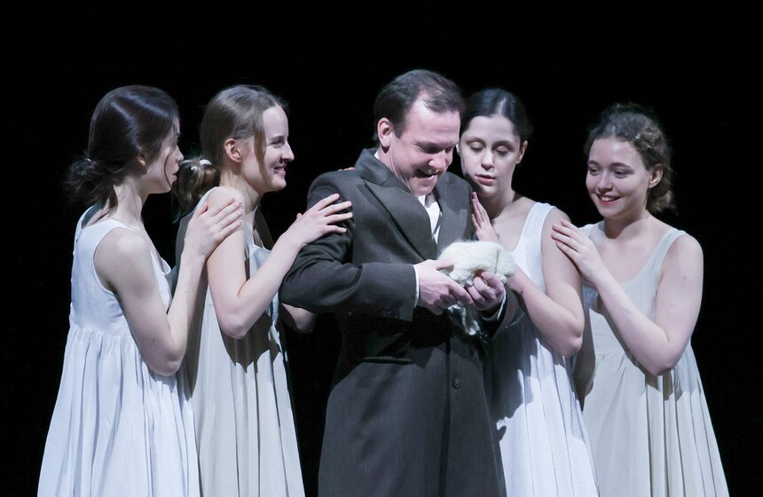 Премьера спектакля "Капитанская дочка" состоялась в Театре имени Пушкина в Москве 3 фото