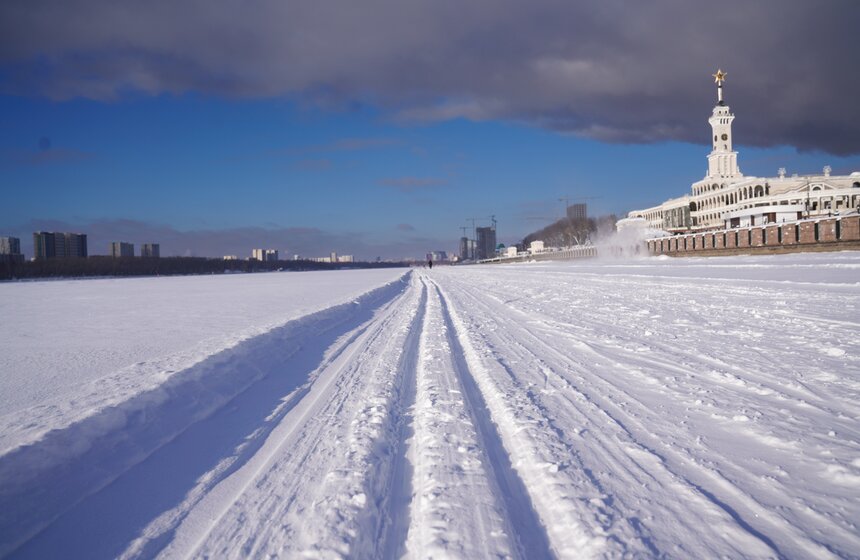 Москвичи могут принять участие в лыжных тренировках на Северном речном вокзале 1 фото