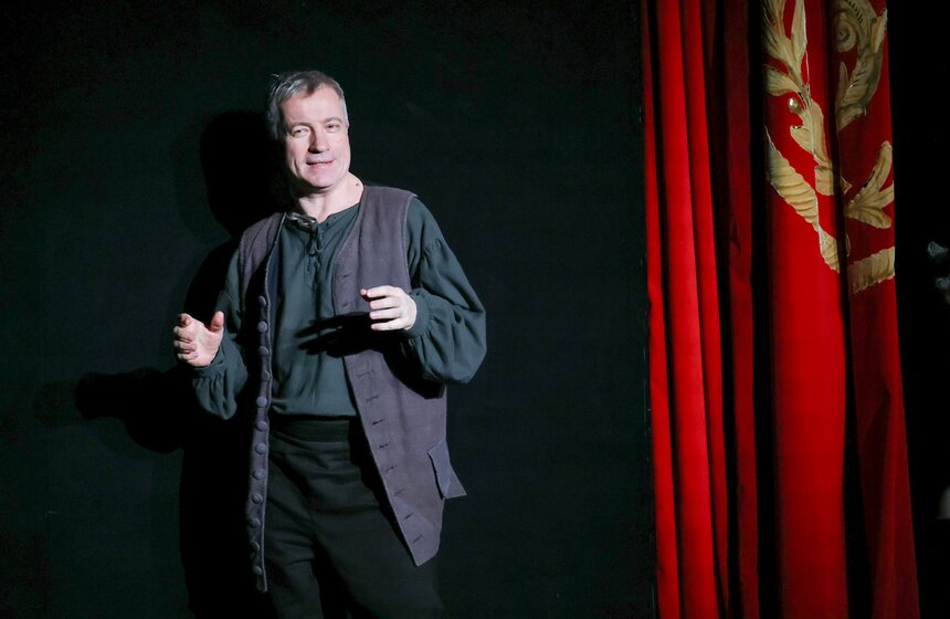 Премьера спектакля "Расстроенная семья" состоялась в Малом театре 17 фото