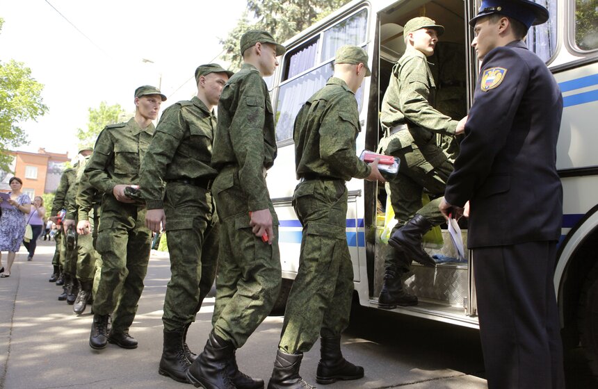 Московские призывники отправились в Президентский полк 19 фото