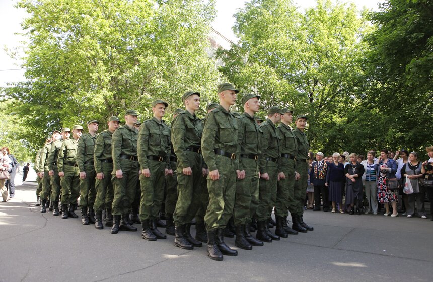Московские призывники отправились в Президентский полк 2 фото