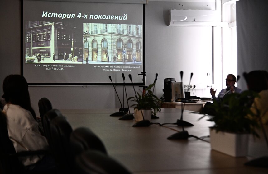 Москвичам рассказали, как студенты столичных колледжей обучаются профессии ювелира 15 фото