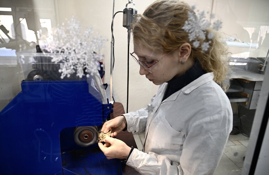 Москвичам рассказали, как студенты столичных колледжей обучаются профессии ювелира 26 фото