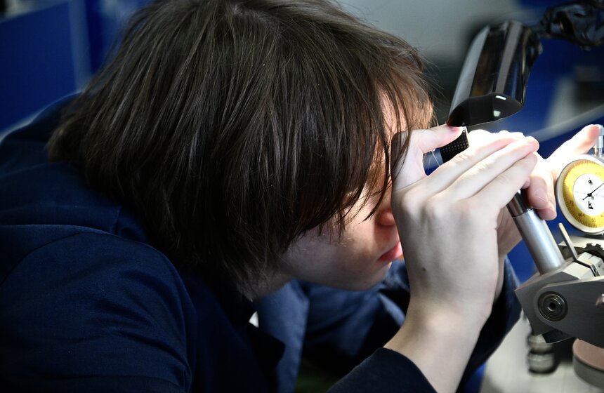 Москвичам рассказали, как студенты столичных колледжей обучаются профессии ювелира 4 фото