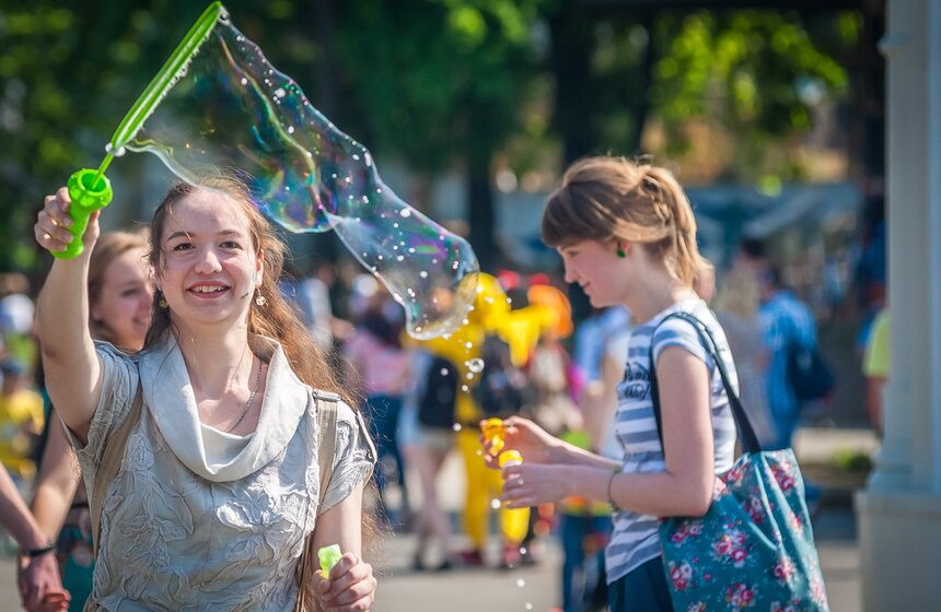 В парке ВДНХ прошел парад мыльных пузырей Dreamflash 22 фото
