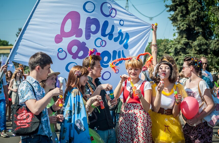 В парке ВДНХ прошел парад мыльных пузырей Dreamflash 5 фото