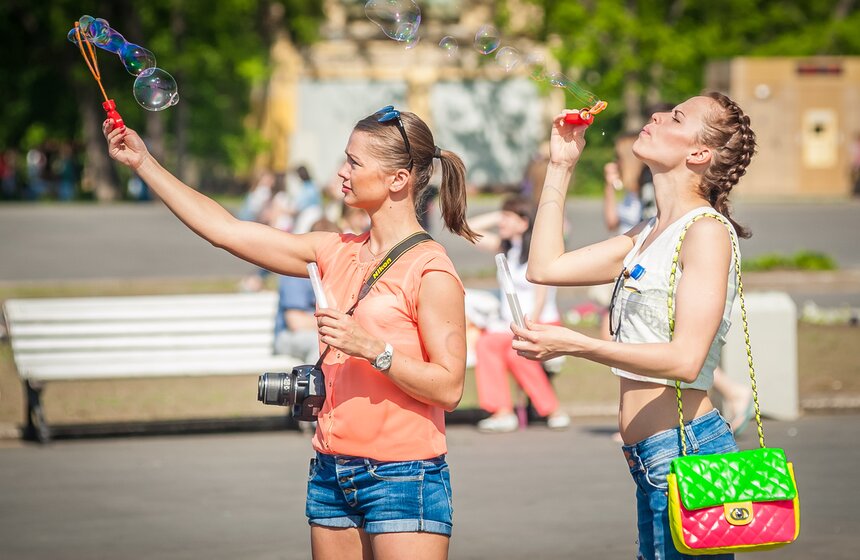 В парке ВДНХ прошел парад мыльных пузырей Dreamflash 19 фото