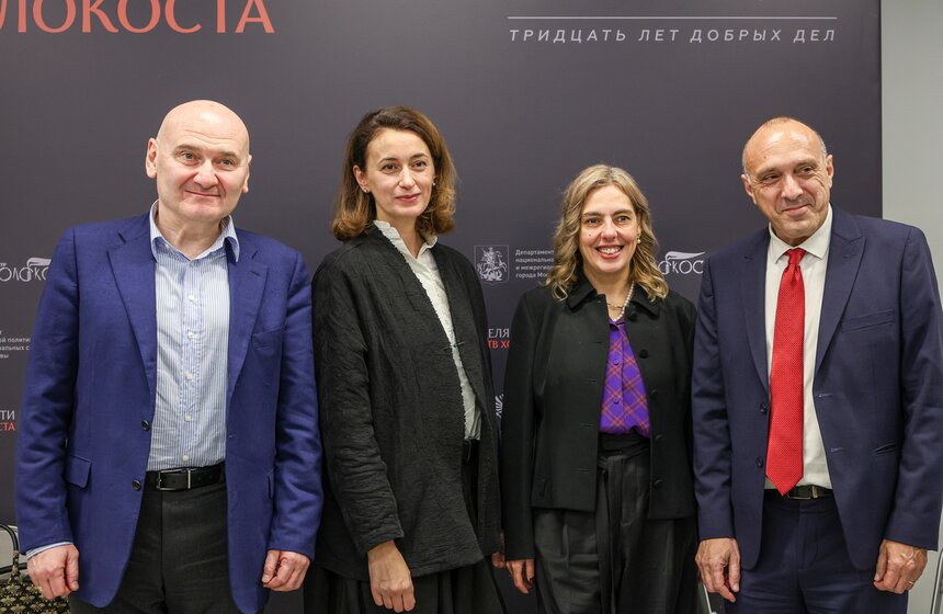 Персональная выставка графика Дмитрия Лиона открылась в Москве 22 фото