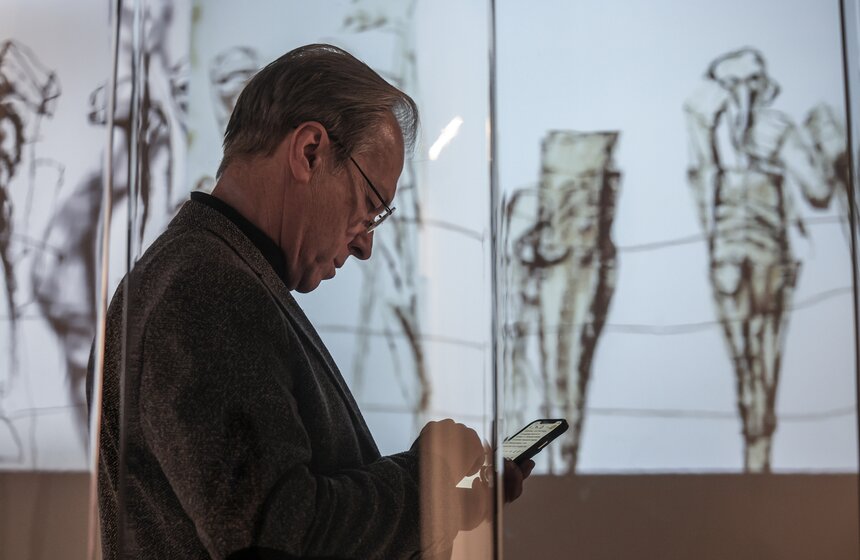 Персональная выставка графика Дмитрия Лиона открылась в Москве 6 фото