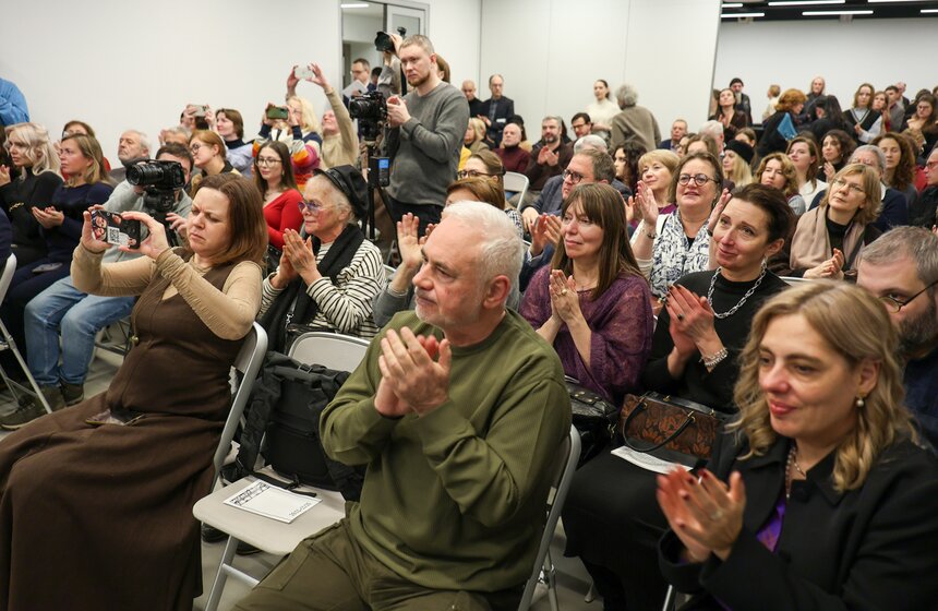 Персональная выставка графика Дмитрия Лиона открылась в Москве 21 фото