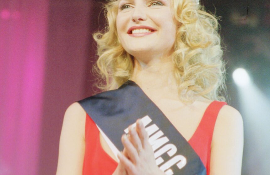 Светлана Королева из Карелии стала победительницей конкурса "Мисс Россия - 2002"