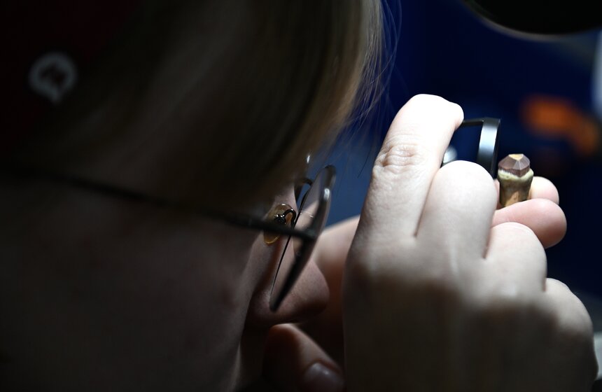 Москвичам рассказали, как студенты столичных колледжей обучаются профессии ювелира 7 фото