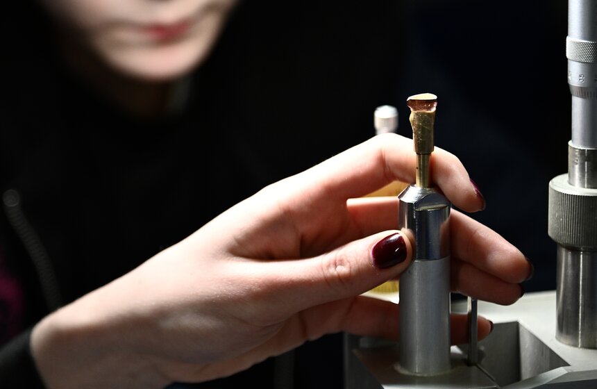 Москвичам рассказали, как студенты столичных колледжей обучаются профессии ювелира 5 фото