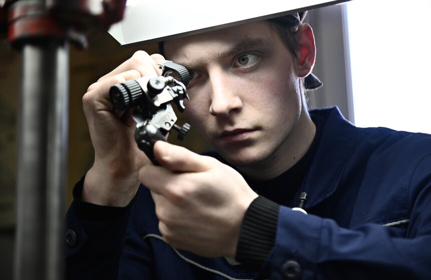 Москвичам рассказали, как студенты столичных колледжей обучаются профессии ювелира 29 фото