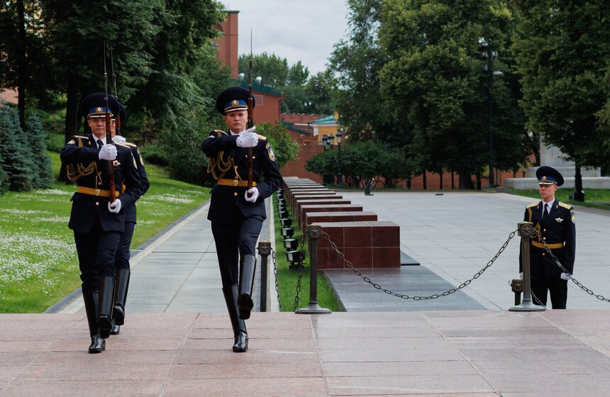 В Александровском саду провели профилактику Вечного огня 1 фото