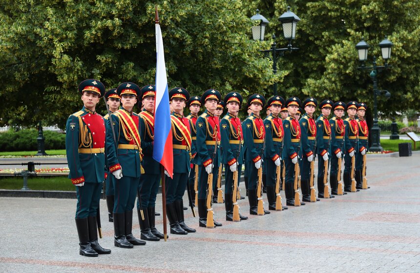 В Александровском саду провели профилактику Вечного огня 4 фото